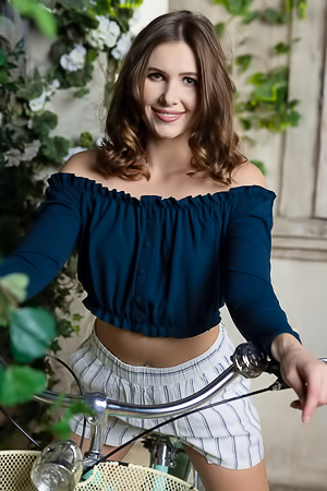 Amber Pearl Natural Beauty Pulls Down Her Top To Reveal Her Gorgeous Breasts